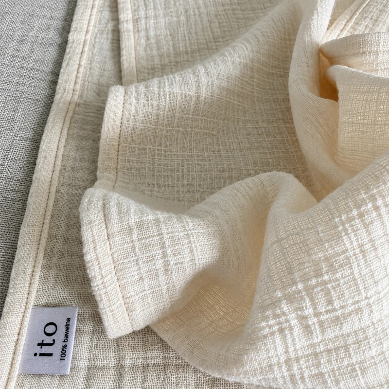 Detal Collar Scarf Ostuni – muślin bawełniany o fakturze przypominającej len