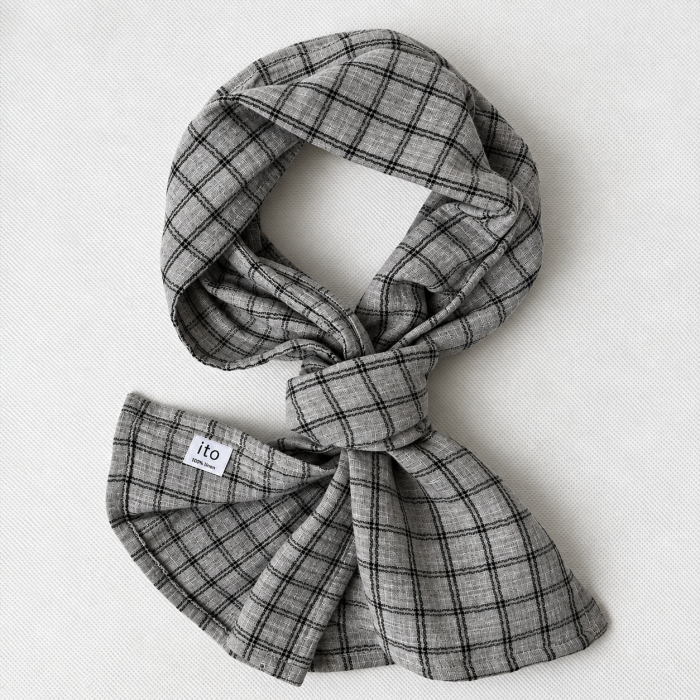 Collar Scarf Asolo – dwustronna męska apaszka z szarego muślinu w kratę