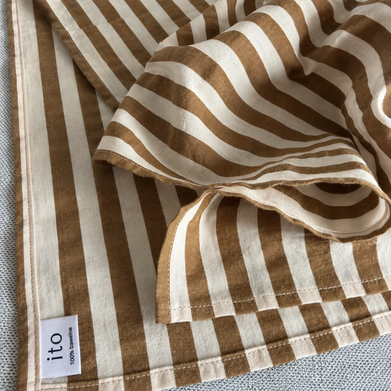 Collar Scarf Maratea – detal miękkiej bawełnianej delikatnie kreszowanej
